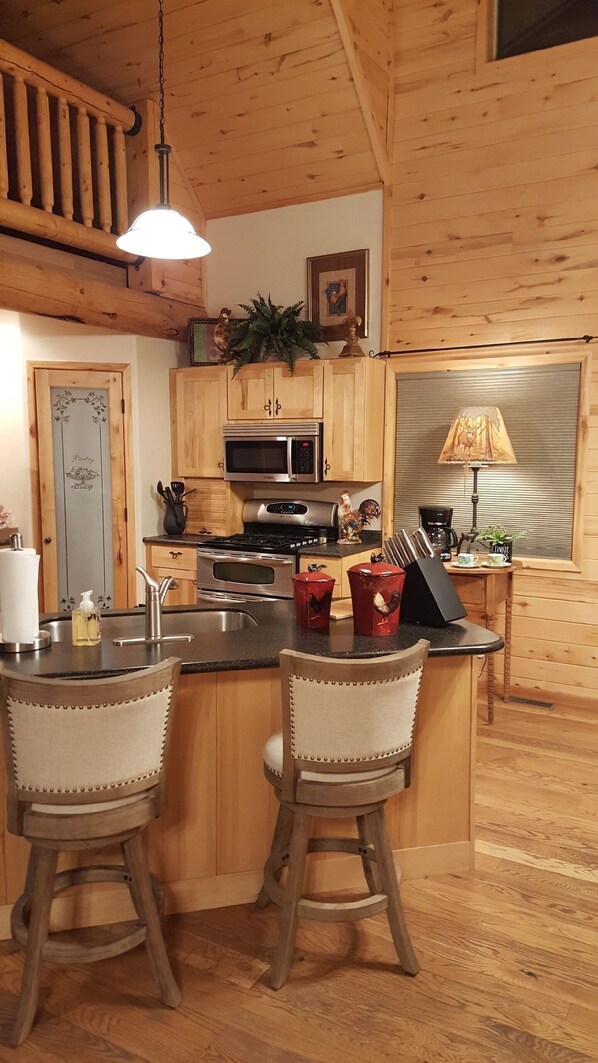 雪櫃、微波爐、焗爐、爐具