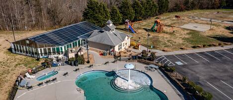 屋内プール、屋外プール