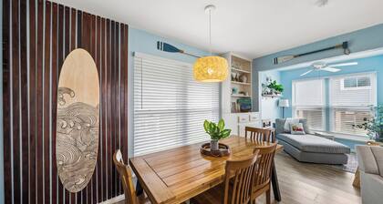 Beachside home in Sea Isle with sunset & waterfront views, 1-min walk to beach!