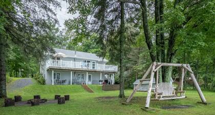 Lakefront-mökki, oma Piha, Ponttoni, Biljardipöyt��, Arcade, Sauna, Takka
