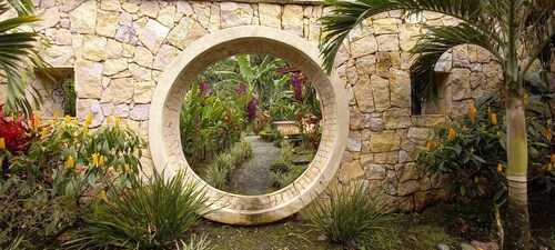 Unique Jungle Villa for 5, Fantastic Views, Jacuzzi Hot Tub & Private Pool!