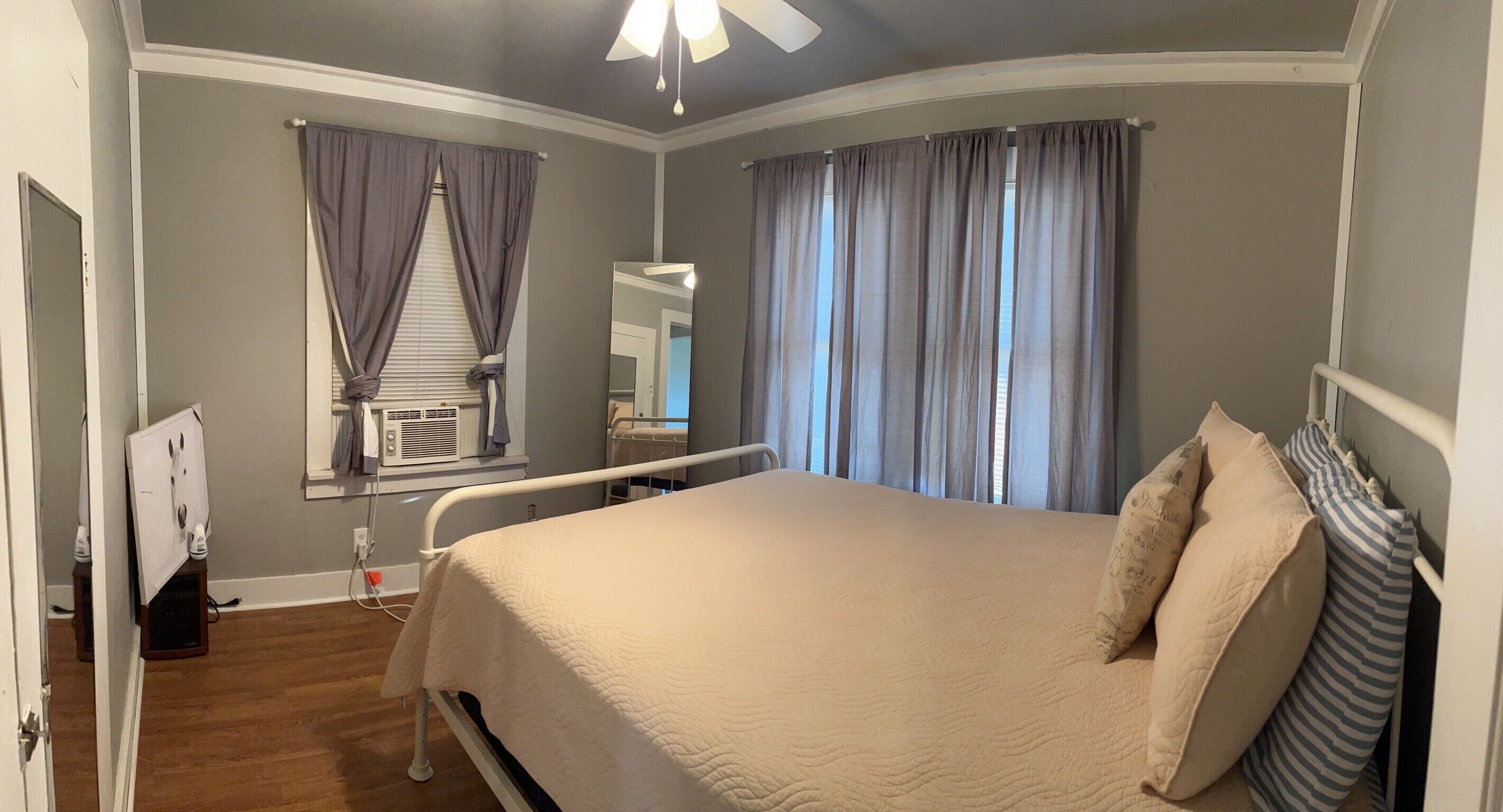 2 habitaciones, tabla de planchar con plancha y wifi gratis 