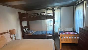 2 多间卧室、熨斗/熨衣板、免费 WiFi、床单