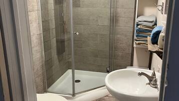 Shower, towels