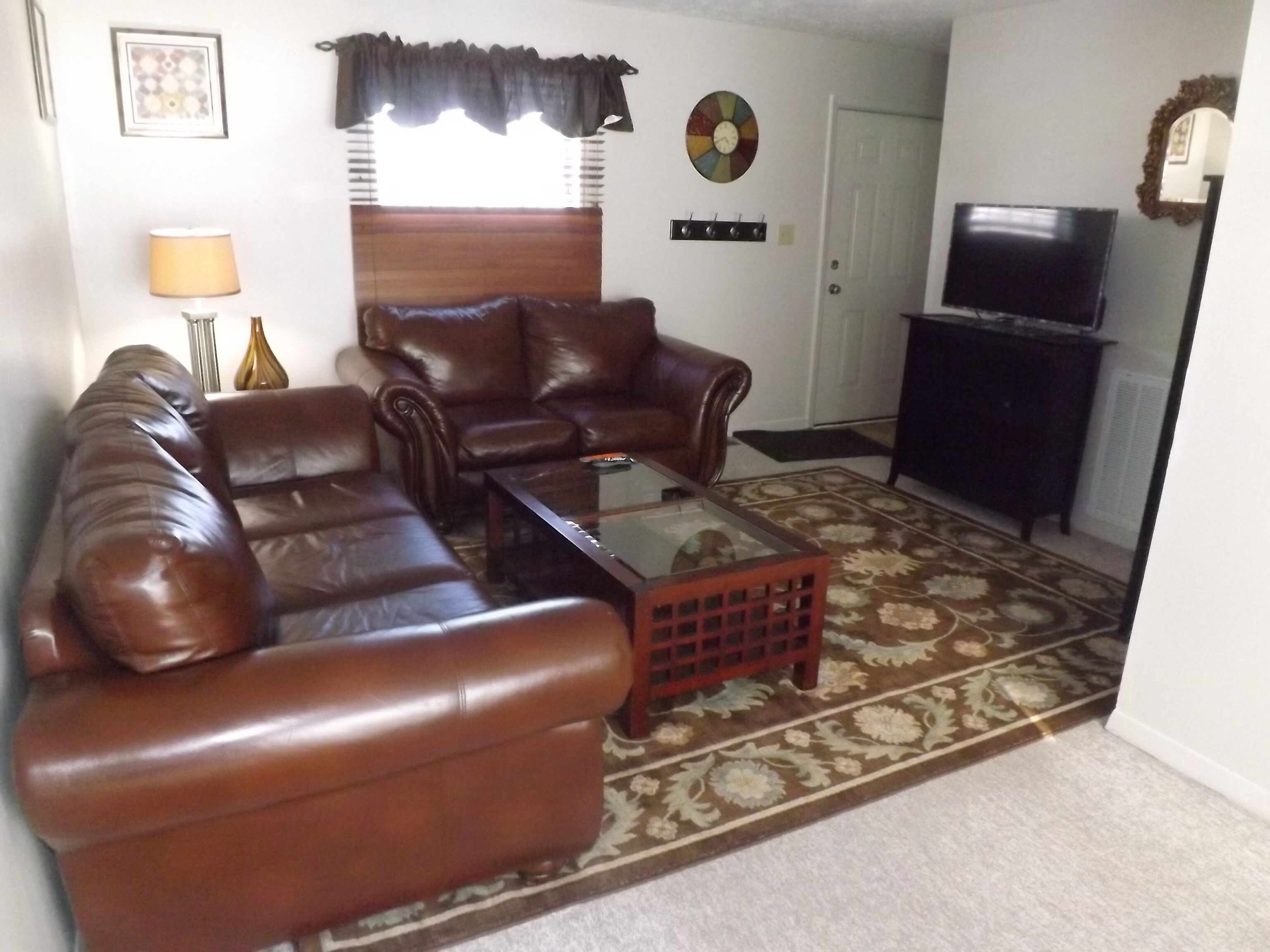 15 Miles to Downtown Knoxville - Townhouse - Sleeps 7 - 1King; 1Queen; 3Singles 