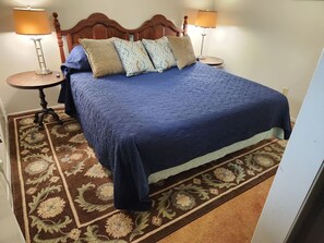 2 soverom, strykejern/-brett, wi-fi (inkludert) og sengetøy