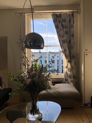 Charming Notting Hill 2BR with magical garden - perfect for 2 couples or family