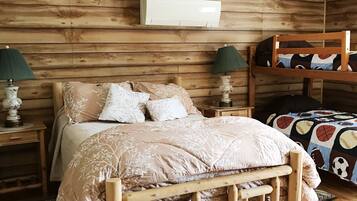 3 bedrooms, iron/ironing board, free WiFi, bed sheets