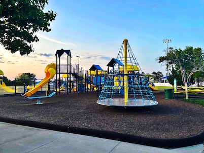 Park View, Pool, Fireworks and short walk to the Beach - Book Now!