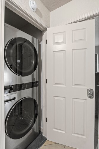 SoKnox Location - 7 Beds - 2 Baths - 21% Long Term Discount