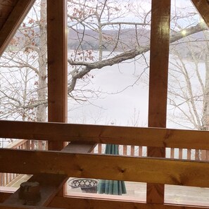 Interior - Serene Lakefront Retreat: Close to Marina, Park, & Downtown Charm (Somerset)