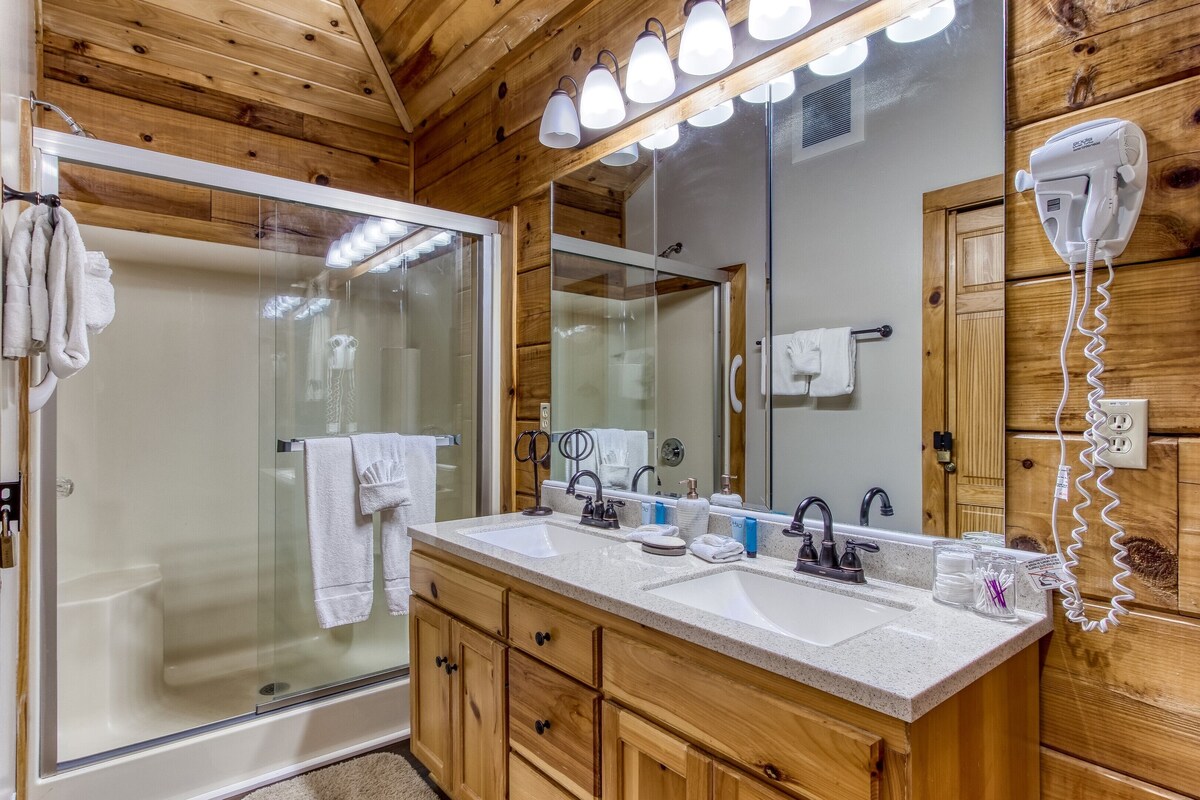 Photo 68 of ENJOY "THE VIEW" 5 ⭐️STAR ELEGANT, PET FRIENDLY, 3 KING BEDS & GORGEOUS SCENERY