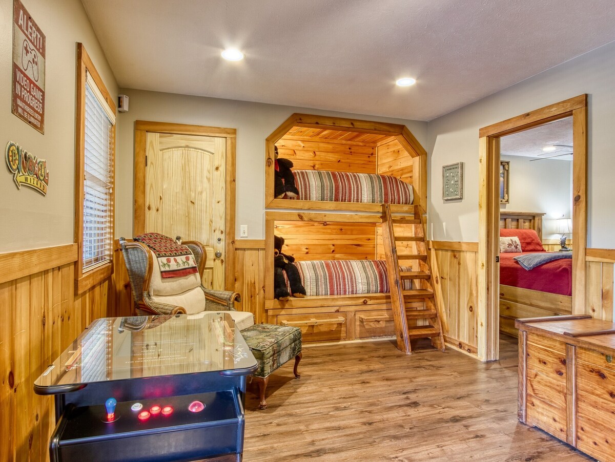 Photo 72 of ENJOY "THE VIEW" 5 ⭐️STAR ELEGANT, PET FRIENDLY, 3 KING BEDS & GORGEOUS SCENERY
