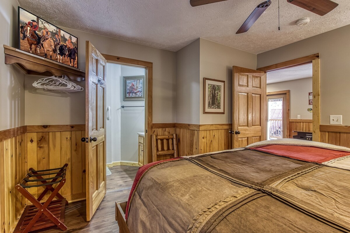 Photo 75 of ENJOY "THE VIEW" 5 ⭐️STAR ELEGANT, PET FRIENDLY, 3 KING BEDS & GORGEOUS SCENERY