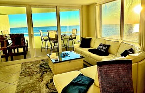 Smart TV, fireplace, DVD player, books