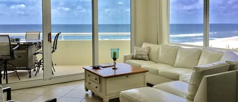 Smart TV, fireplace, DVD player, books