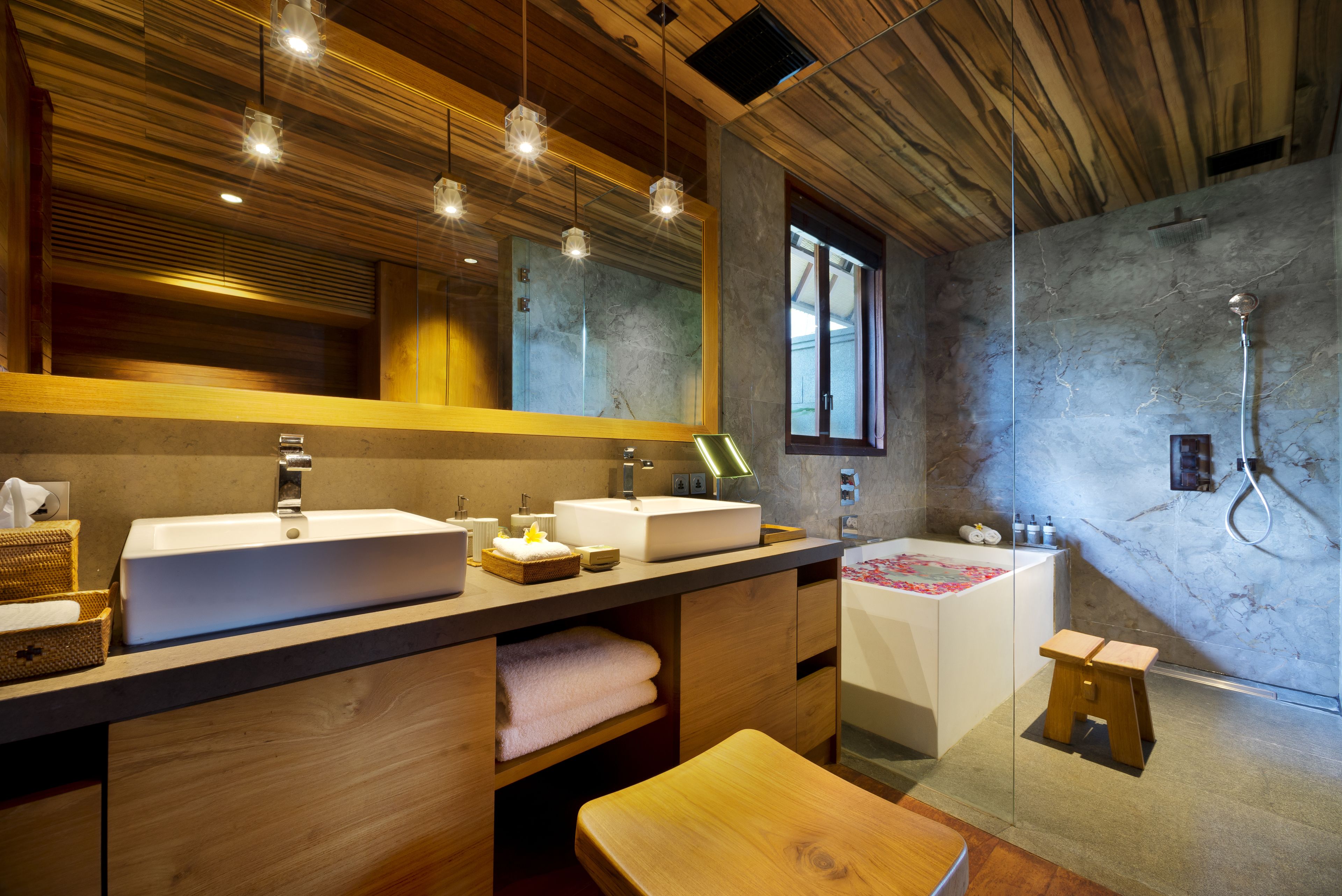 jalak (garden pool villa with terrace) | bathroom | combined shower/bathtub, deep-soaking bathtub, rainfall showerhead