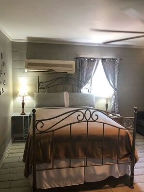 Desk, iron/ironing board, free WiFi, bed sheets