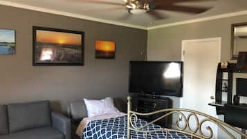 Escrivaninha, ferros/tábuas de passar roupa, Wi-Fi de cortesia