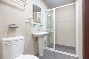 Economy Twin Room, No Windows | Bathroom | Shower, hydromassage showerhead, bathrobes, slippers - A Ace Hotel (Taichung)
