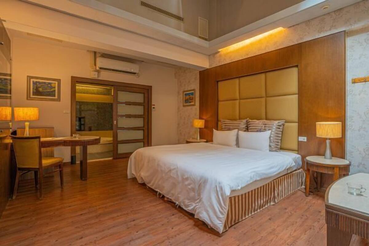 Roupas de cama premium, edredons de pluma, cortinas blackout