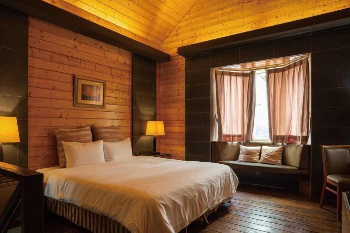 Roupas de cama premium, edredons de pluma, cortinas blackout