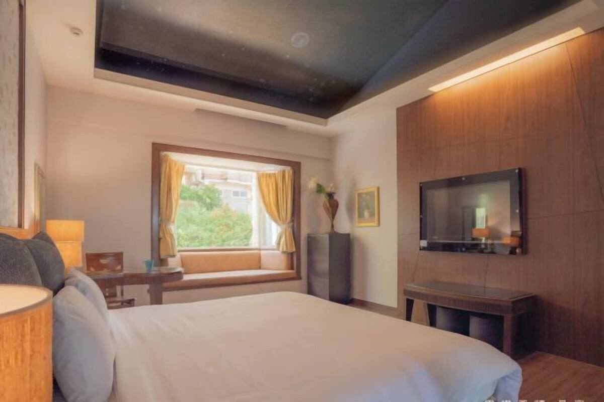 Roupas de cama premium, edredons de pluma, cortinas blackout