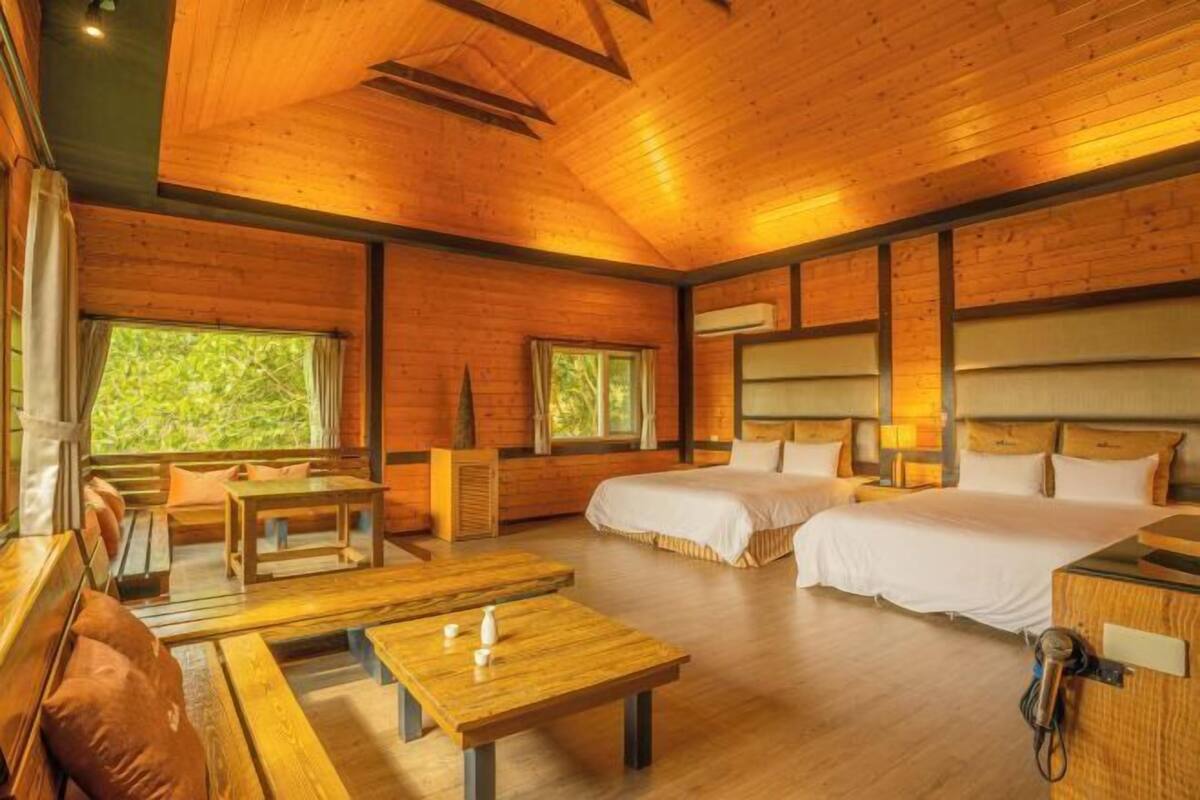 Roupas de cama premium, edredons de pluma, cortinas blackout