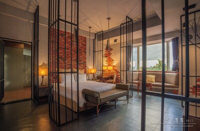 Regale Villa Hotel