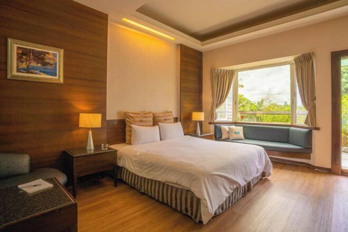 Roupas de cama premium, edredons de pluma, cortinas blackout