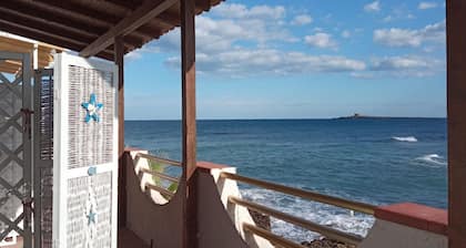 Beach-House In Front Of The  Sicilian Sea between Marzamemi and Portopalo