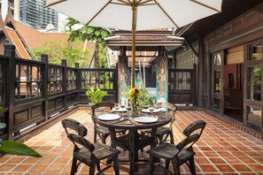 Thai Villa 3 Bedrooms | Terrace/patio - Davis Thai House (Bangkok)