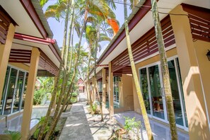 Exterior - Best House Resort (La-ngu)