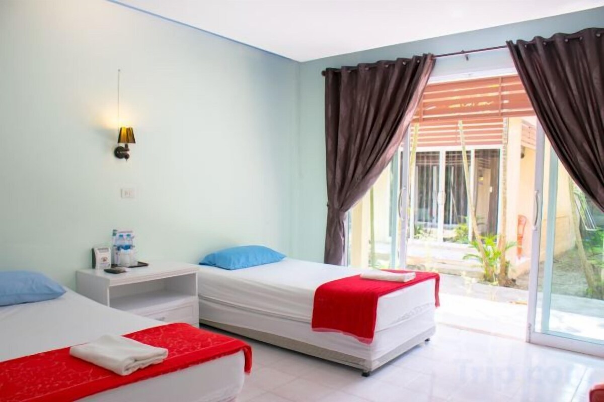 Deluxe Room 2 Single Bed (Twin Bed)