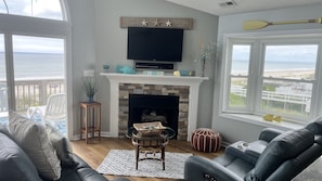 Smart TV, fireplace, Netflix, books