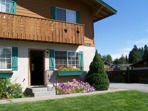 Exterior detail - My Alpine Place: Spacious Condo within easy walking distance of Leavenworth (Leavenworth)