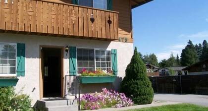 My Alpine Place: Spacious Condo within easy walking distance of Leavenworth