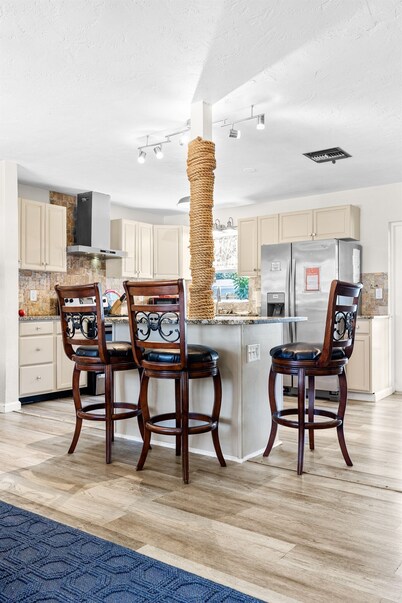 Sunny 5BR Oasis w/ Yard, BBQ + Minutes to Beaches!