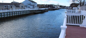 Relax in Beach Haven West and Watch the Boats go By !!! Off Season Rentals Avail