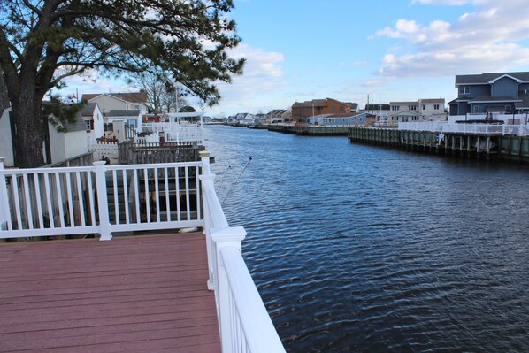 Property grounds - Relax in Beach Haven West and Watch the Boats go By !!! Off Season Rentals Avail (Stafford Twp)