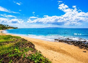 On the beach, sun loungers, beach towels - Oceanview Family Favorite! Whale Season Views! Beach, Pool, Hot Tub, AC! (Kihei)