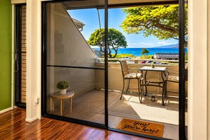 Interior - Oceanview Family Favorite! Whale Season Views! Beach, Pool, Hot Tub, AC! (Kihei)