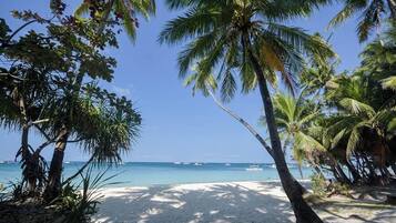 Sulla spiaggia, massaggi sulla spiaggia