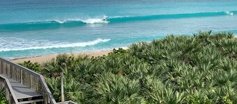 Spectacular Oceanfront Condo with panoramic ocean views