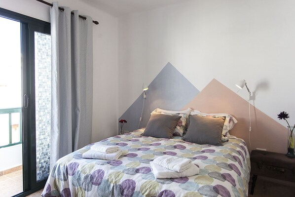 2 bedrooms, iron/ironing board, travel cot, free WiFi