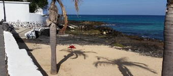 Duplex near the sea. Casa Maria. Lanzarote. Natural pools.