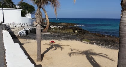 Duplex prĂšs de la mer. Casa Maria. Lanzarote. Piscines naturelles.