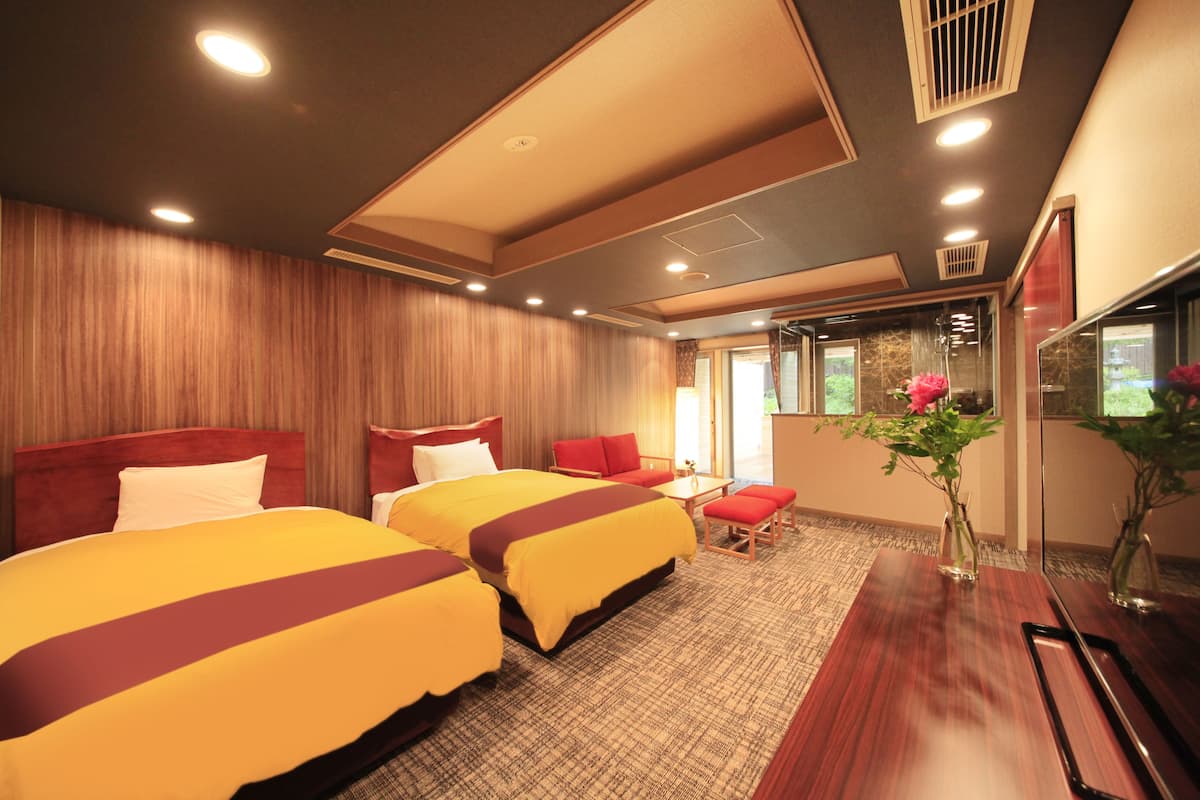 Kamar Twin Mewah, Beberapa Tempat Tidur, kamar mandi pribadi (Main Bldg,Open-air Bath, Adult only) | Brankas, Wi-Fi gratis, dan seprai linen
