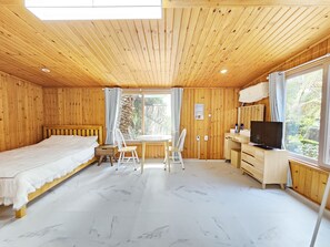 Double Room (33 sqm.) | Soundproofing, free WiFi - Valley Log Pension (Seogwipo)