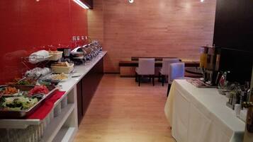 Daily buffet breakfast for a fee